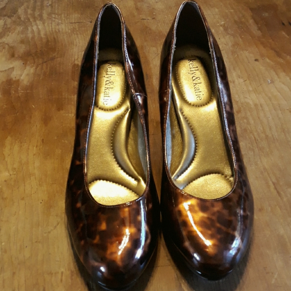 Kelly &Katie pumps, animal print.